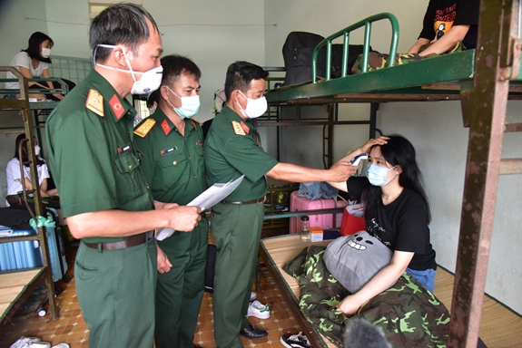 Thủ tướng Chính phủ khen thưởng các tập thể, cá nhân thuộc Bộ Quốc phòng trong phòng, chống dịch Covid-19